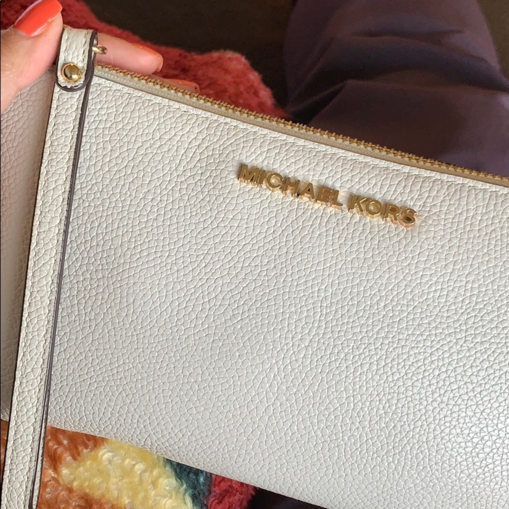 Micheal kors wristlet